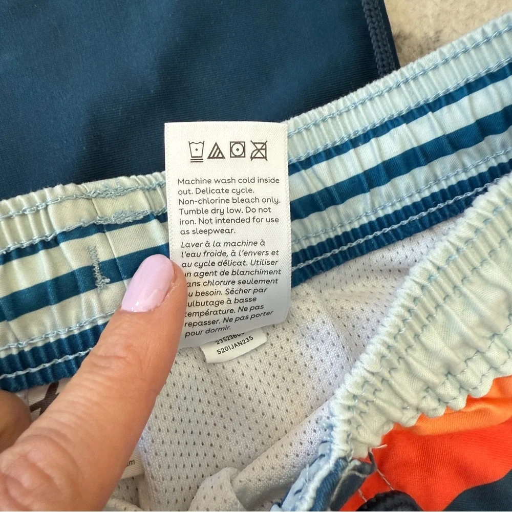 Tea Collection Rash Guard & Trunks - Picture 7 of 10